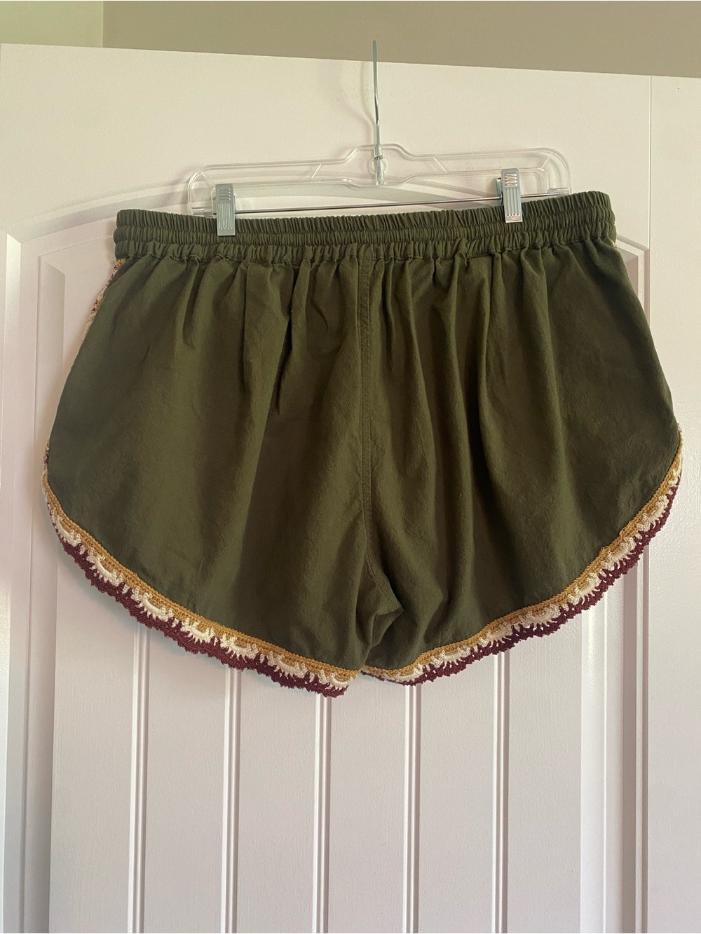 Free People Coastal Cruise pull on Olive Crochet-Trim Shorts - Picture 6 of 9